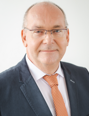 peter horvath 370x480 | WebJET CMS